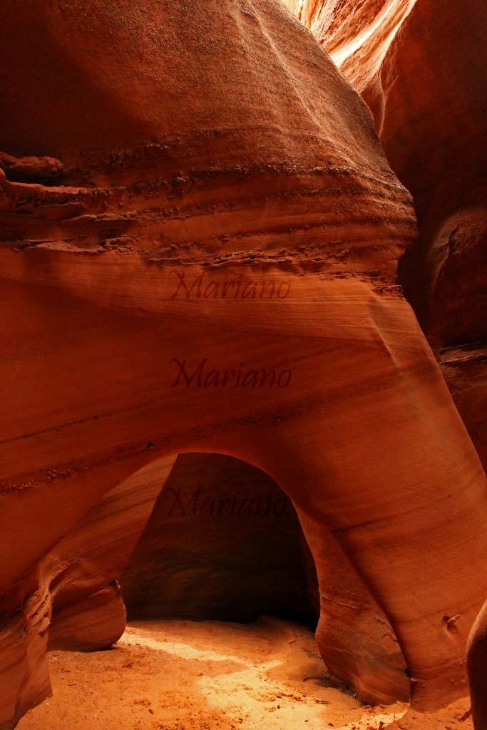 hiking arch spooky gulch